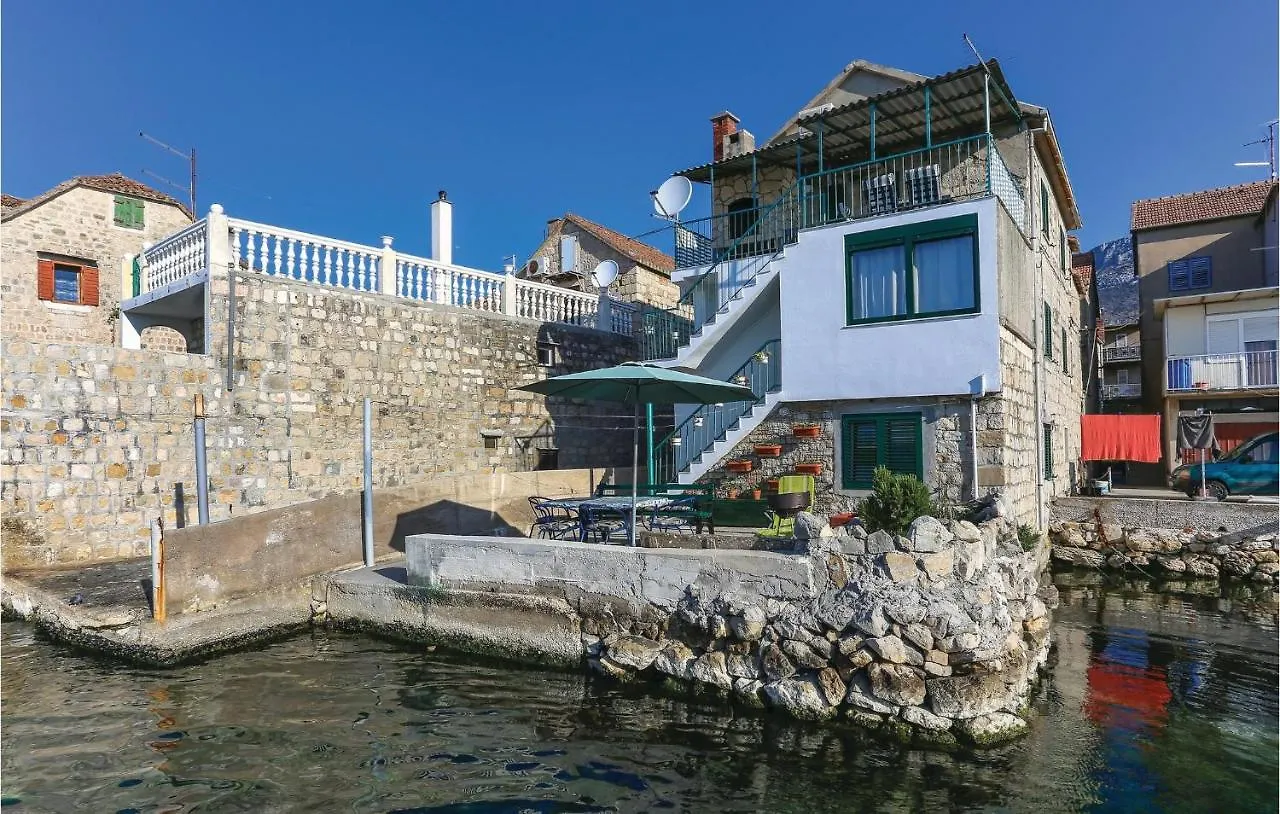 Lovely Apartment In Kastel Gomilica With Kitchen Kastela